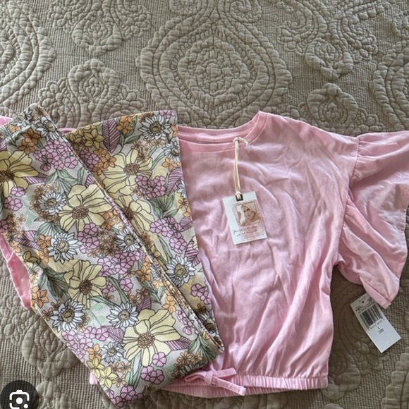 Jessica Simpson Girls Pink Ruffle Top and Ribbed Floral Flare Leggings set sz 8 - Picture 1 of 4